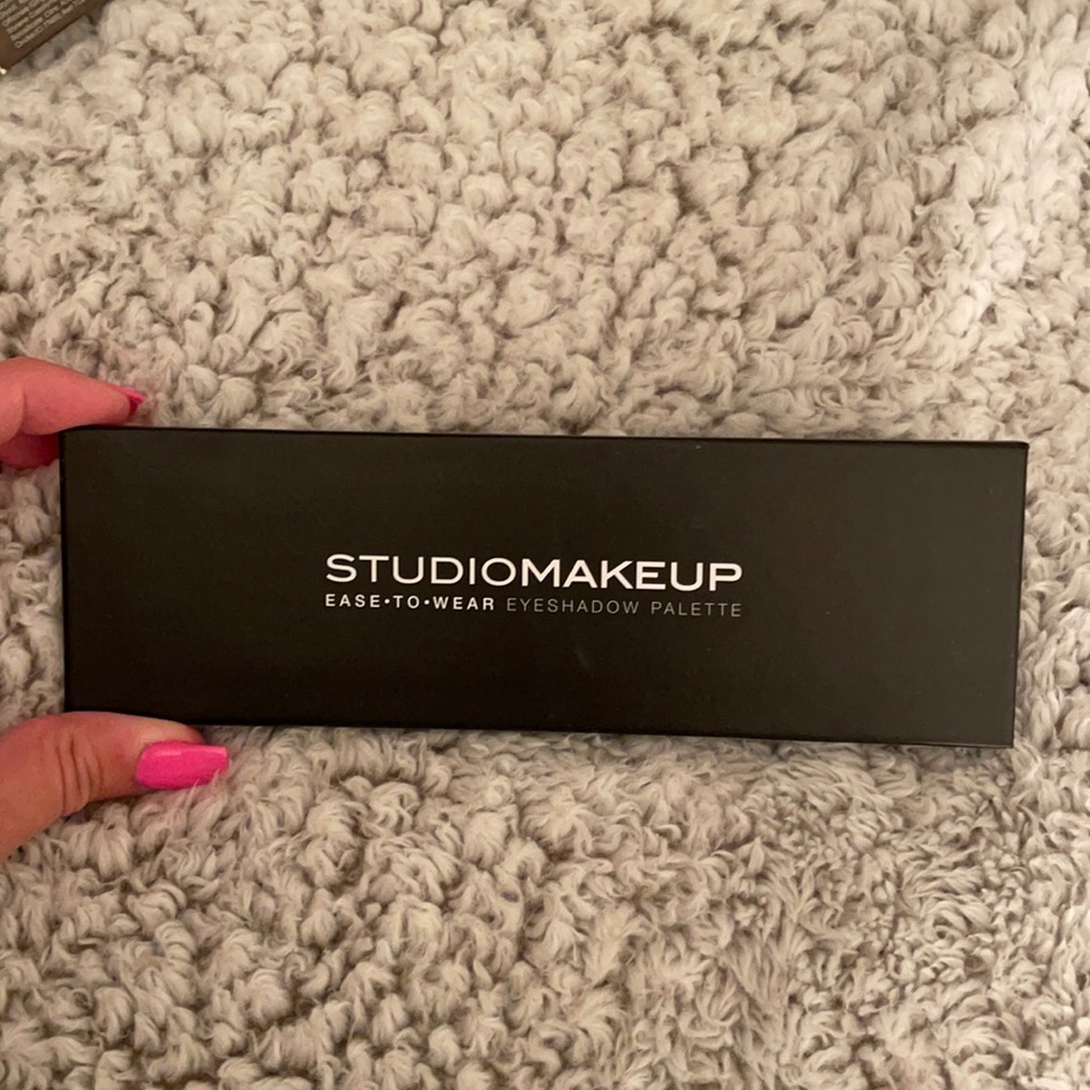 eyeshadow palette